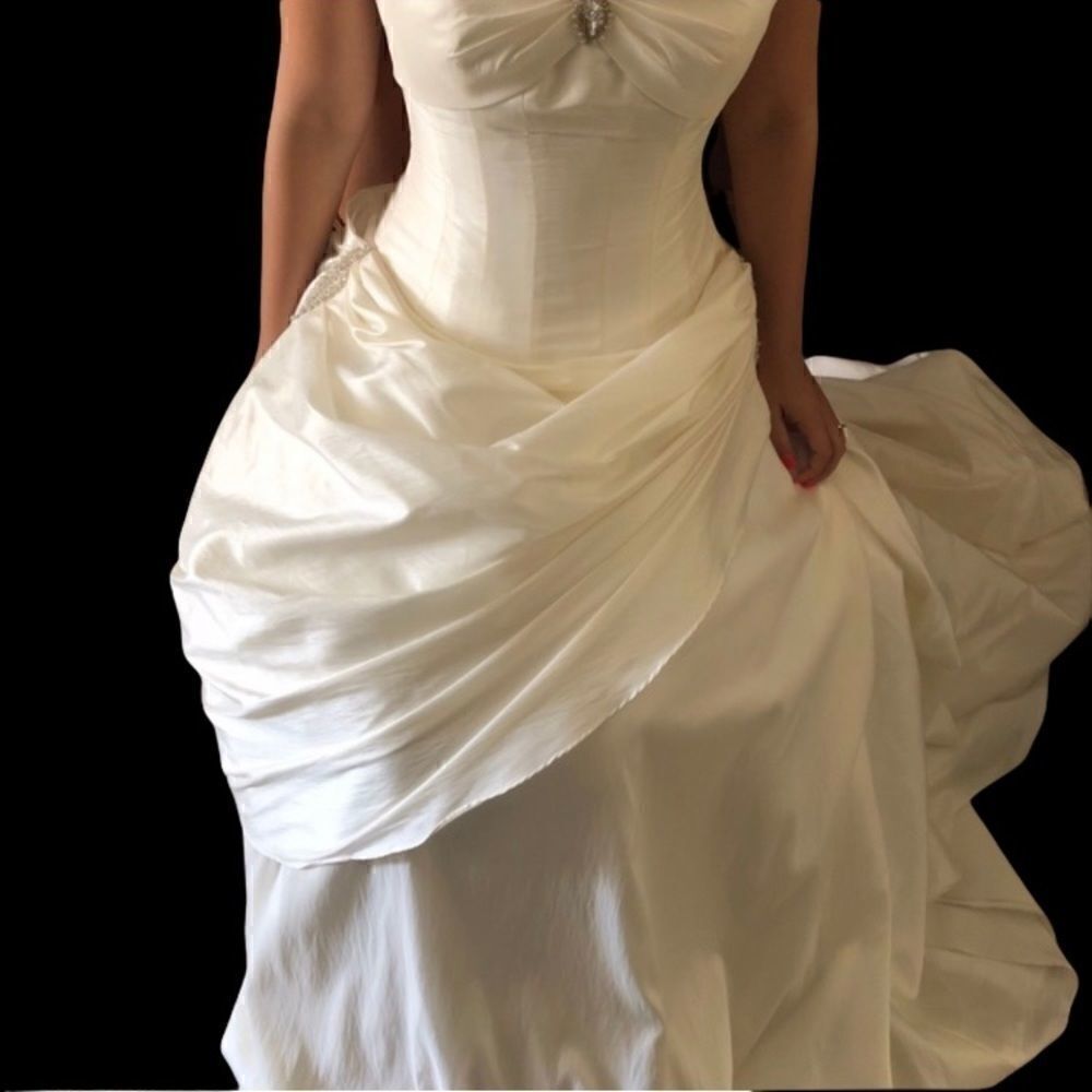 Bridal Collection Wedding Gown Woman’s Size 10